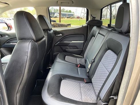 Used 2016 Chevrolet Colorado Z71 image 12