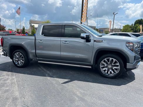 Used 2023 GMC Sierra 1500 Denali w/ Denali Reserve Package AWD/4WD image 12