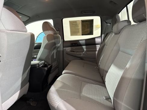 Used 2015 Toyota Tacoma PreRunner w/ SR5 Package RWD image 15