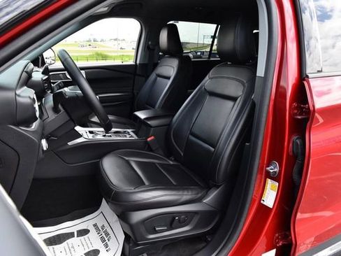 Used 2023 Ford Explorer XLT w/ Equipment Group 202A AWD/4WD image 19