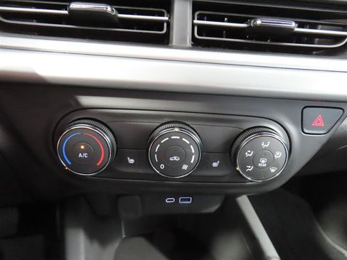 Used 2024 Chevrolet Trax RS FWD image 21