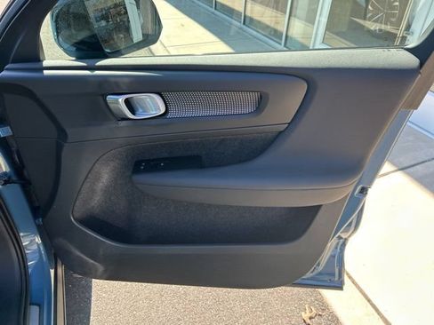 Used 2025 Volvo XC40 B5 Plus AWD/4WD image 14