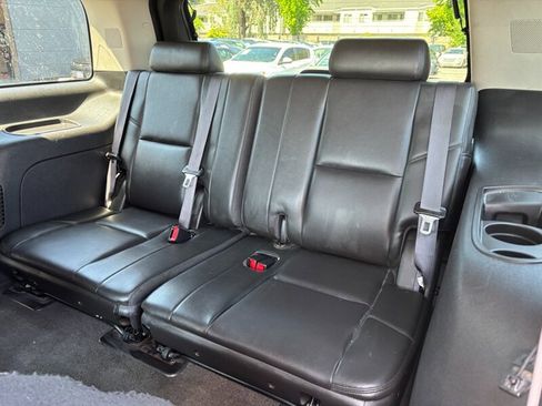 Used 2014 GMC Yukon Denali image 9