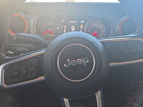Used 2021 Jeep Gladiator Mojave AWD/4WD image 21
