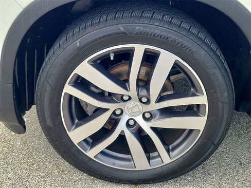 Used 2016 Honda Pilot Touring image 11