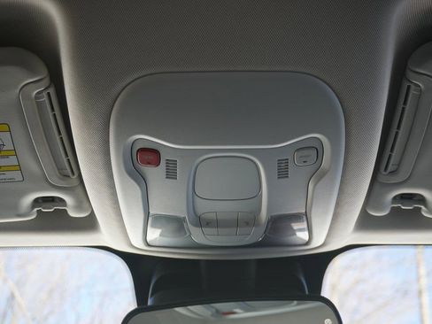 Used 2023 Jeep Renegade Latitude image 23