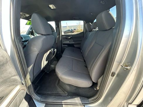 Used 2017 Toyota Tacoma TRD Off-Road w/ Tow Package (A/T) image 27