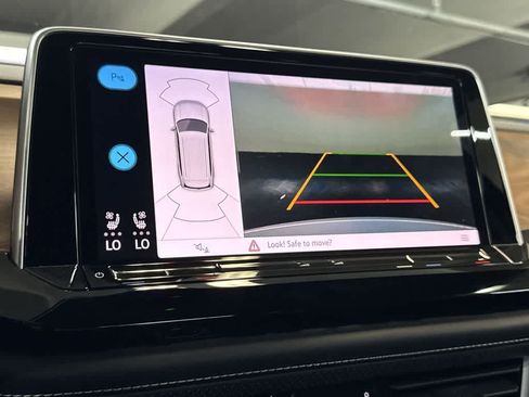 Certified 2024 Volkswagen Atlas SE FWD image 18