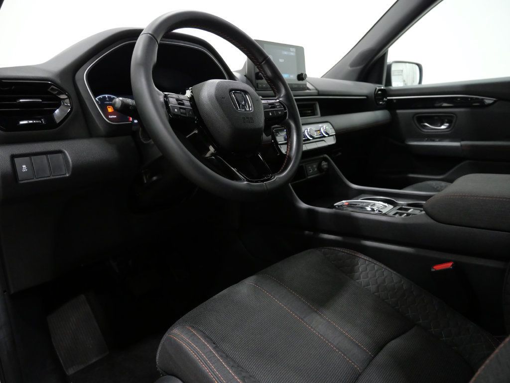 Used 2024 Honda Pilot Sport image 11