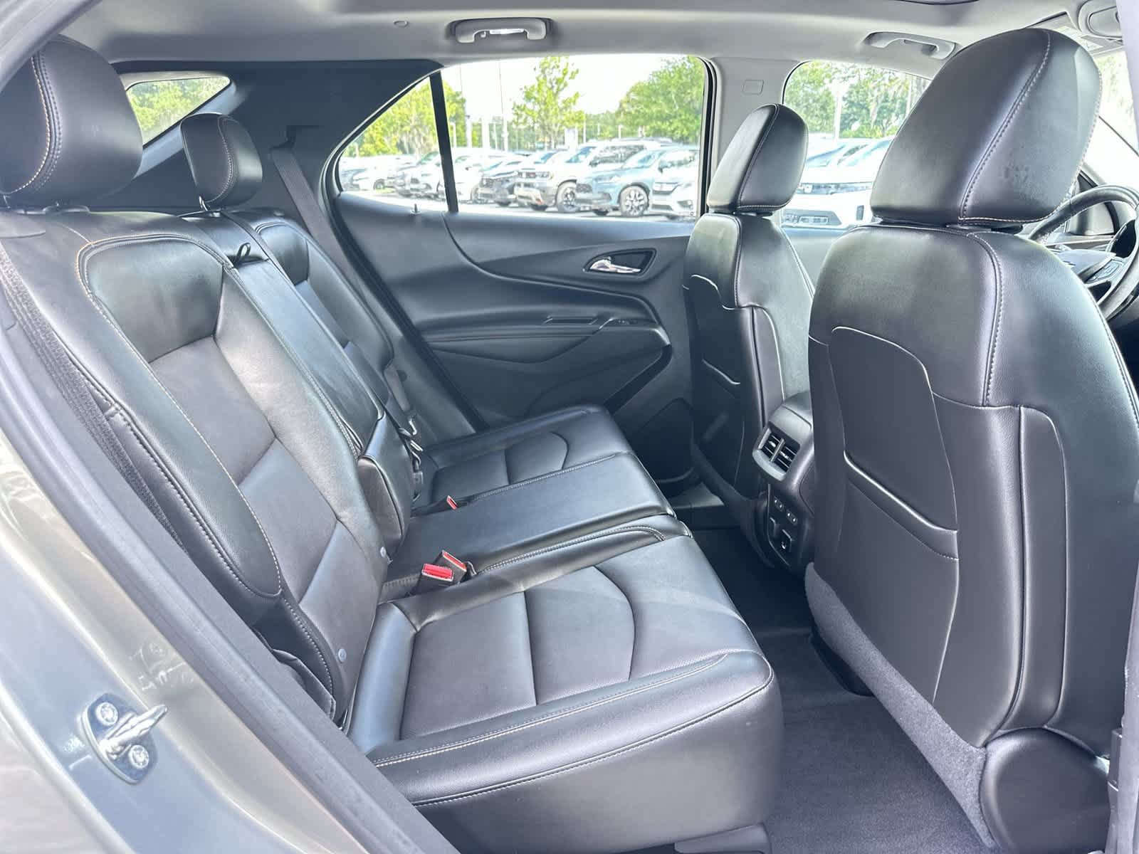 Used 2018 Chevrolet Equinox Premier FWD image 16