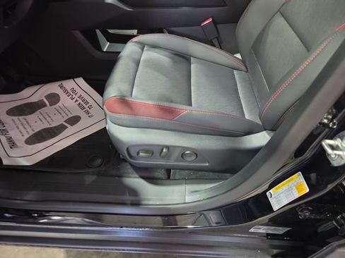 Used 2027 Chevrolet Equinox RS w/ LPO, Floor Liner Package FWD image 12