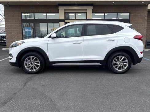 Used 2017 Hyundai Tucson SE image 2