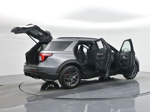 New 2025 Ford Explorer ST w/ Sun And Sound Package image 5