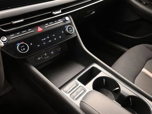 Used 2025 Hyundai Sonata SEL FWD image 9