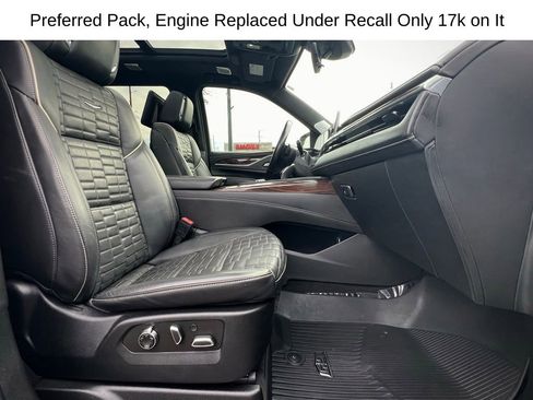 Used 2022 Cadillac Escalade ESV Sport Platinum w/ LPO, ONYX Package image 39