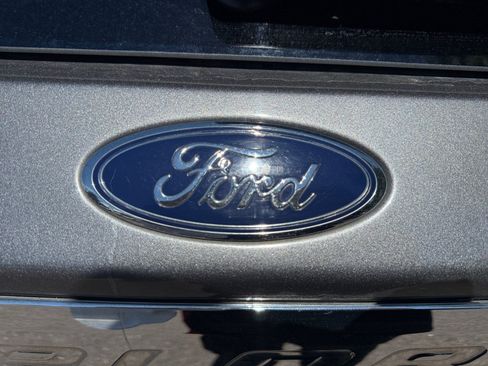 Used 2023 Ford Explorer Limited AWD/4WD image 22