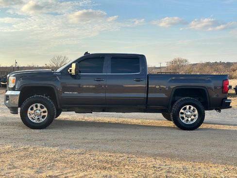 Used 2015 GMC Sierra 2500 SLE w/ Suspension Package, Off-Road image 2