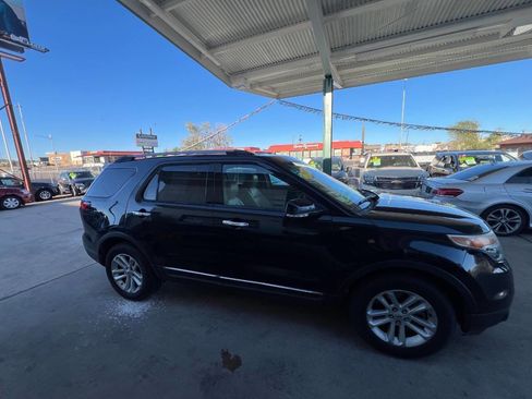 Used 2014 Ford Explorer XLT w/ Equipment Group 202A FWD image 18