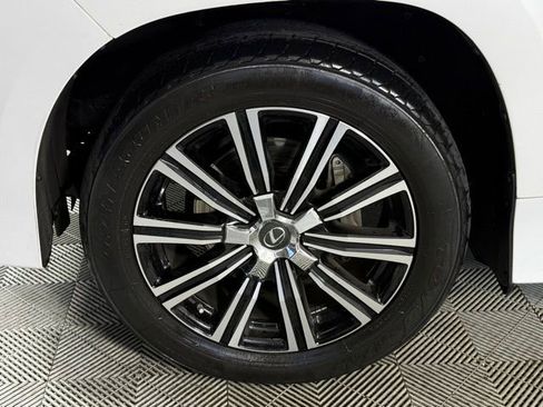 Used 2018 Lexus LX 570 4WD image 12