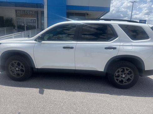Used 2025 Honda Pilot TrailSport image 10