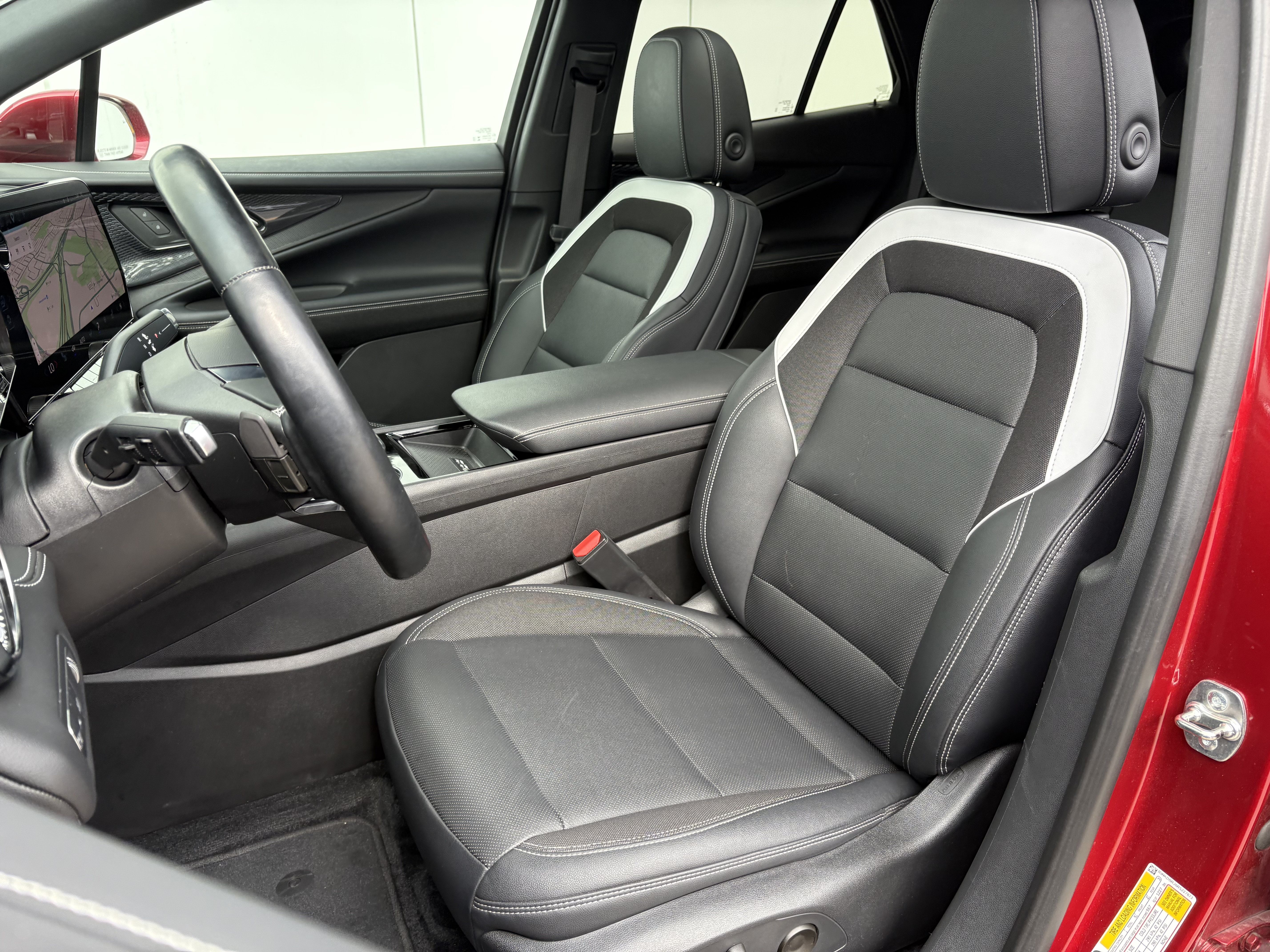 Used 2024 Chevrolet Blazer EV LT AWD/4WD image 11
