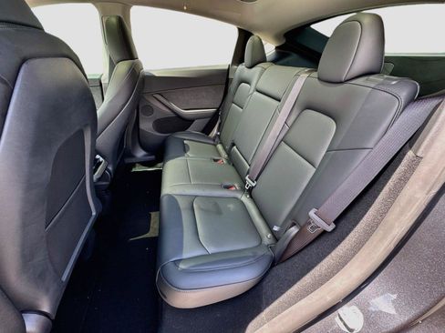 Used 2025 Tesla Model Y Long Range RWD image 12