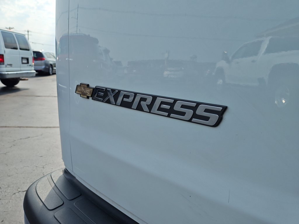 Used 2025 Chevrolet Express 3500 LT w/ LT Preferred Equipment Group RWD image 26