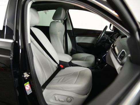 Used 2015 Audi Q3 2.0T Prestige image 18