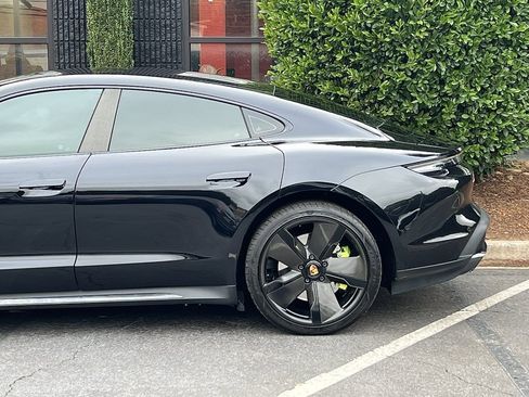 Used 2020 Porsche Taycan Turbo image 10