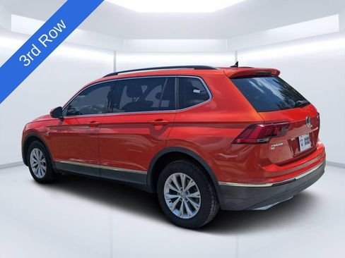 Used 2018 Volkswagen Tiguan SE w/ Panoramic Sunroof Package FWD image 5