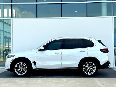 New 2026 BMW X5 xDrive40i w/ Premium Package AWD/4WD image 8