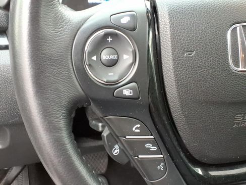 Used 2017 Honda Ridgeline RTL-E image 17