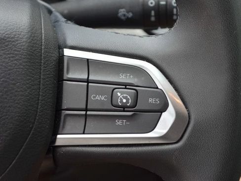 Used 2024 Jeep Compass Latitude AWD/4WD image 21