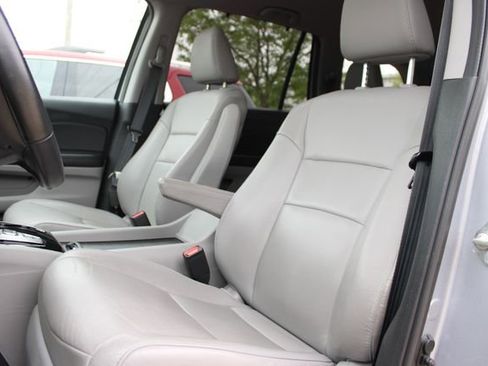 Used 2017 Honda Pilot Touring image 24