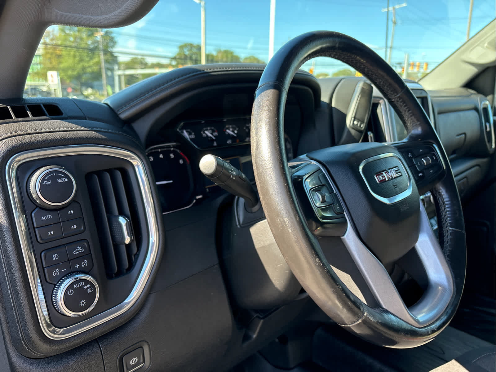 Used 2022 GMC Sierra 2500 SLE w/ SLE Convenience Package AWD/4WD image 9