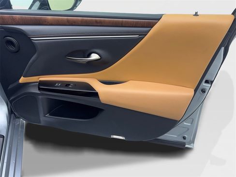 Used 2023 Lexus ES 300h w/ Premium Package image 48