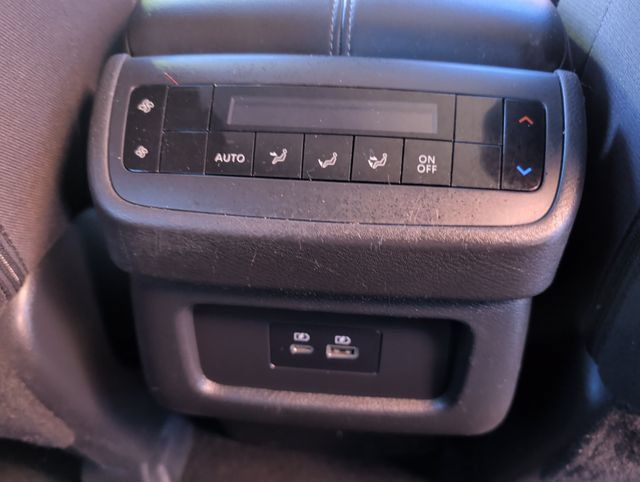 Used 2024 Nissan Pathfinder SV AWD/4WD image 28
