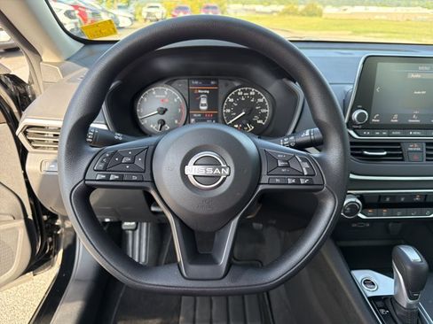Certified 2025 Nissan Altima 2.5 S FWD image 25