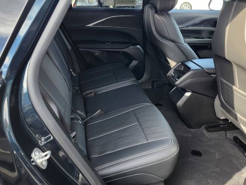 Used 2024 Cadillac Lyriq Luxury image 21