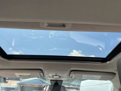 Used 2018 Toyota RAV4 XLE FWD image 14