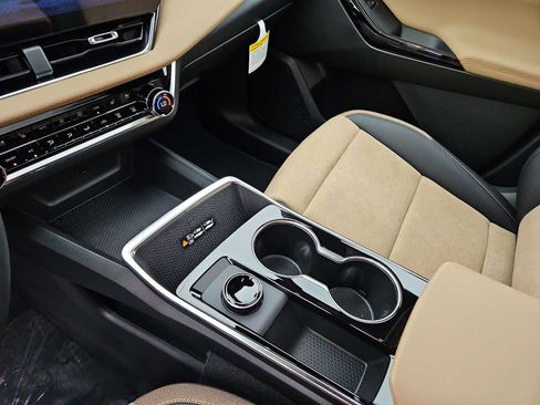 Certified 2026 Chevrolet Equinox ACTIV w/ Convenience Package III FWD image 24