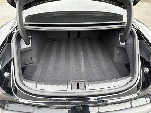 Used 2023 Porsche Taycan image 17