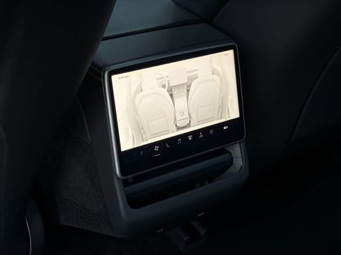 Used 2024 Tesla Model 3 Standard Range image 30