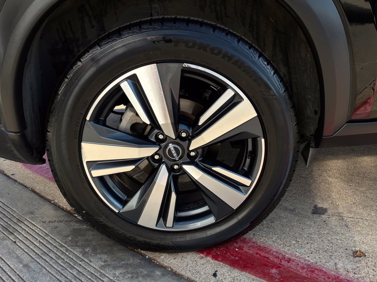 Used 2023 Nissan Rogue SL w/ SL Premium Package FWD image 9