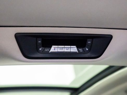 Certified 2024 BMW X7 xDrive40i w/ Climate Comfort Package image 29