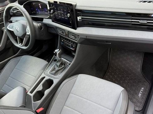 New 2026 Volkswagen Jetta SE image 17