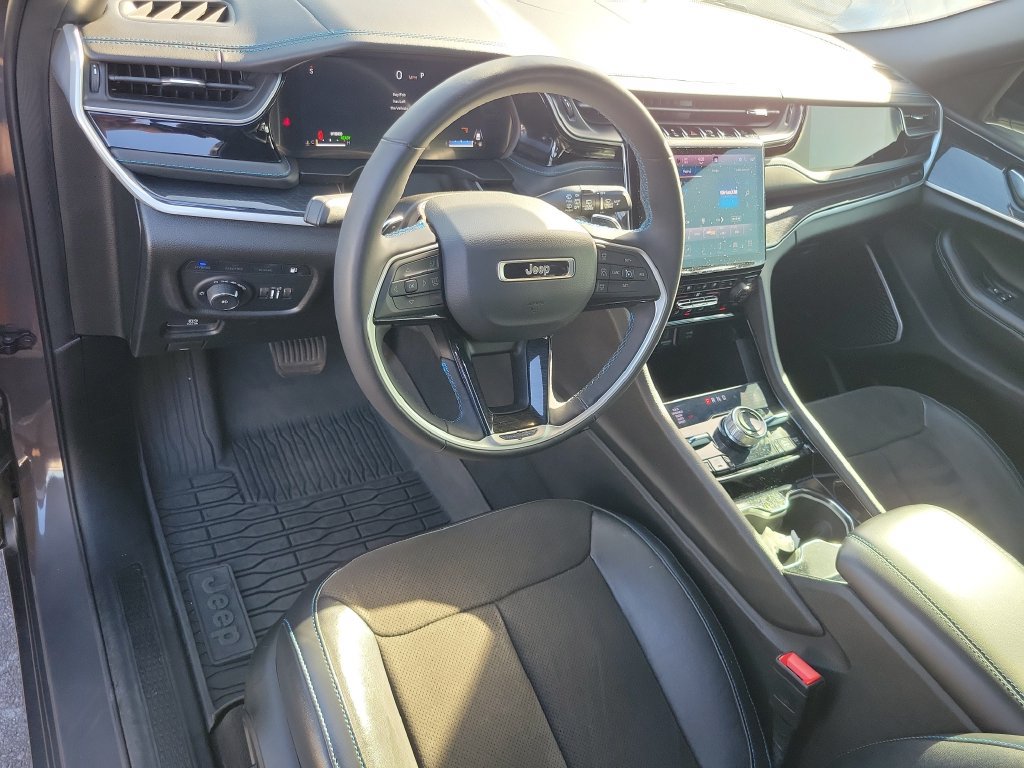 Used 2022 Jeep Grand Cherokee Trailhawk AWD/4WD image 16