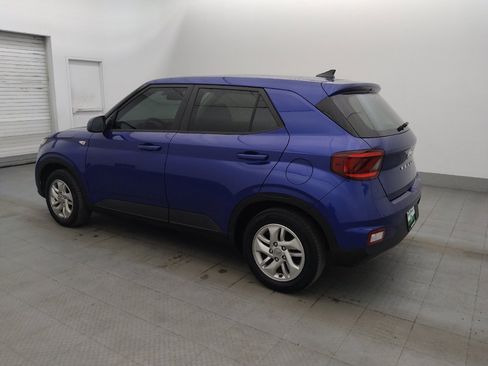 Used 2022 Hyundai Venue SE FWD image 3