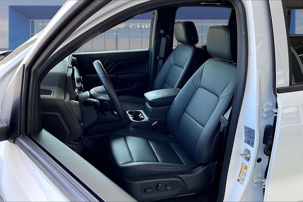 Used 2026 Chevrolet Colorado Trail Boss AWD/4WD image 14