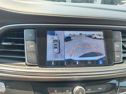 Used 2022 Buick Enclave Essence w/ Sport Touring Edition image 26